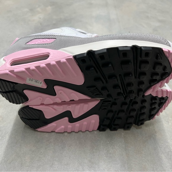 New with box - Wmn’s Nike Air Max 90 White/Sail-Med Sodt Pink - FN7489 100 - Picture 5 of 6